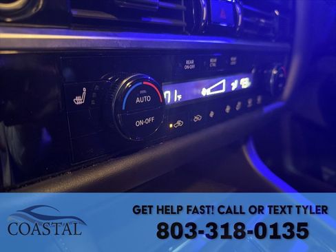 Used 2024 Nissan Pathfinder SV image 11