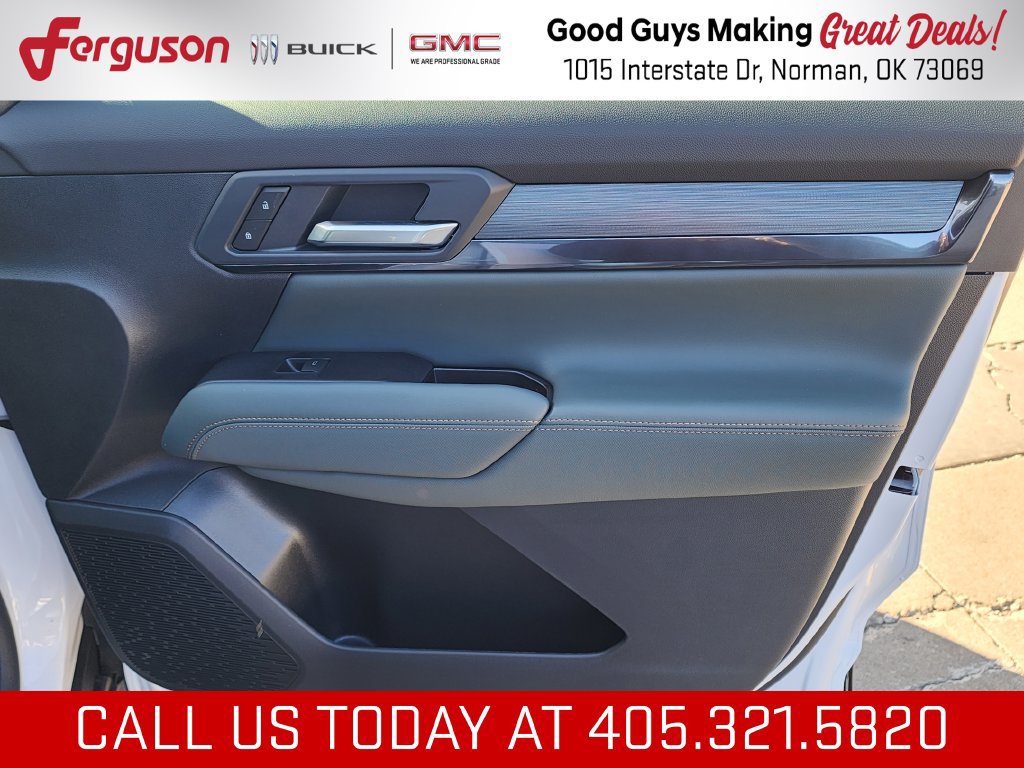 New 2027 GMC Terrain AT4 w/ Convenience Package III AWD/4WD image 39