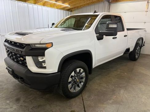 Used 2022 Chevrolet Silverado 2500 Custom w/ Custom Value Package AWD/4WD image 3