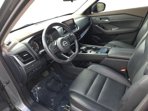 Used 2023 Nissan Rogue SV w/ SV Premium B Package FWD image 13
