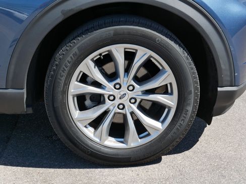 Used 2020 Ford Explorer XLT w/ Equipment Group 202A AWD/4WD image 15