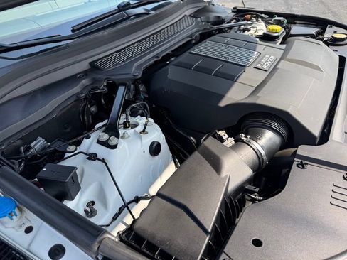 Used 2015 Land Rover Range Rover Supercharged AWD/4WD image 36