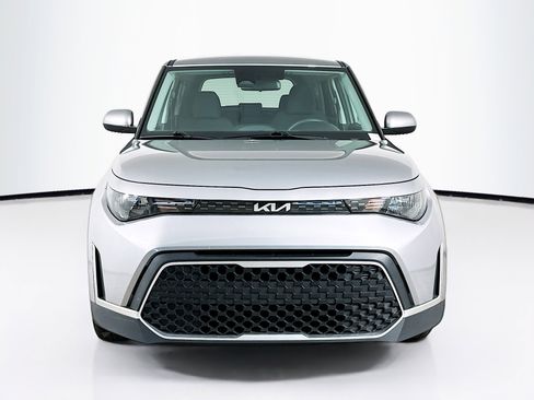 Used 2025 Kia Soul LX w/ LX Technology Package image 2