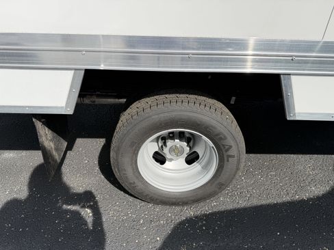 New 2026 Chevrolet Express 4500 w/ Power Convenience Package RWD image 8