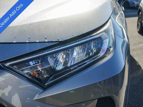 Used 2020 Toyota RAV4 XLE w/ Carpet Mat Package image 11