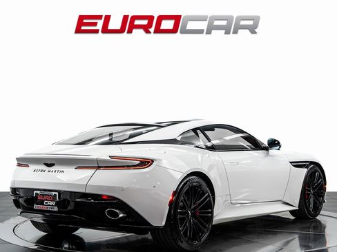 Used 2024 Aston Martin DB12 Coupe image 5