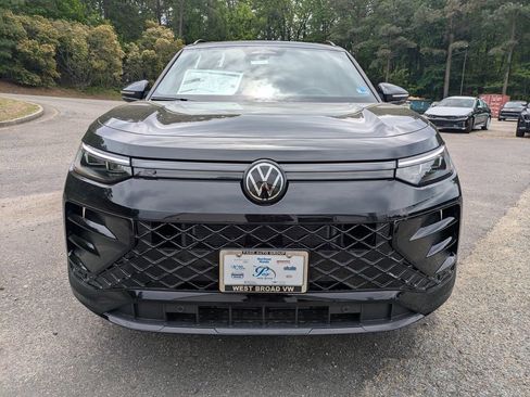 New 2026 Volkswagen Tiguan SE R-Line AWD/4WD image 9
