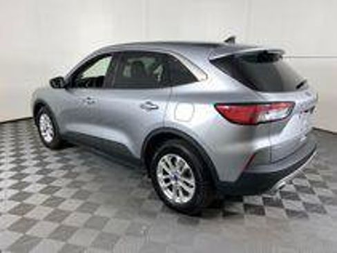 Used 2022 Ford Escape SE w/ Cold Weather Package FWD image 8