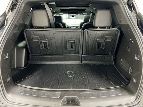 Used 2024 Buick Enclave Avenir AWD/4WD image 25
