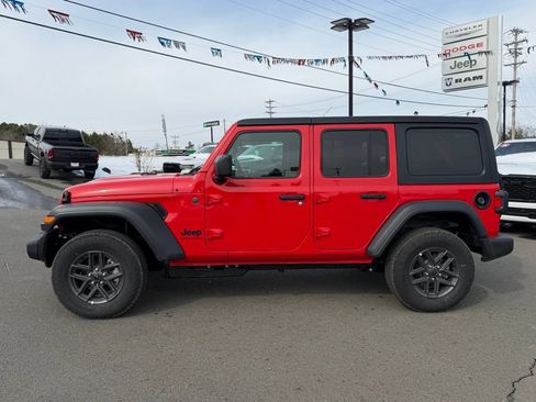 Used 2026 Jeep Wrangler Unlimited Sport AWD/4WD image 8