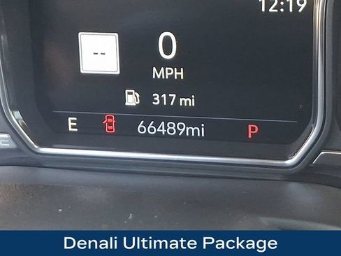 Used 2022 GMC Sierra 2500 Denali w/ Denali Black Diamond Edition AWD/4WD image 6