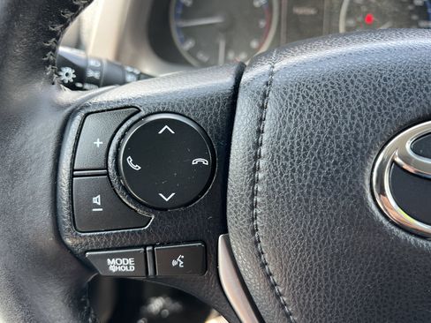Used 2017 Toyota RAV4 XLE w/ Carpet Mat Package FWD image 24