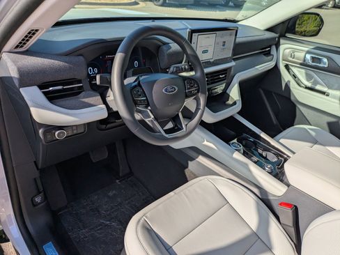 New 2026 Ford Explorer Platinum image 14