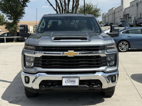Used 2025 Chevrolet Silverado 2500 LT w/ Convenience Package AWD/4WD image 7