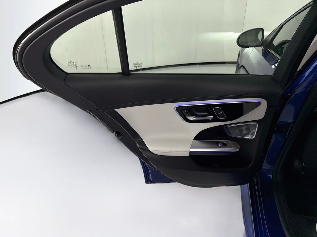 Used 2025 Mercedes-Benz C 300 Sedan image 26