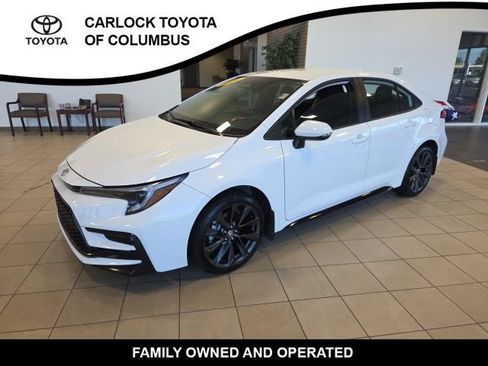 Used 2026 Toyota Corolla SE FWD image 3