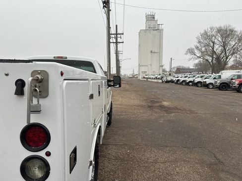 Used 2010 Ford F350 XL image 27