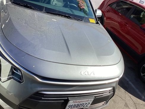 Used 2025 Kia Niro LX FWD image 5