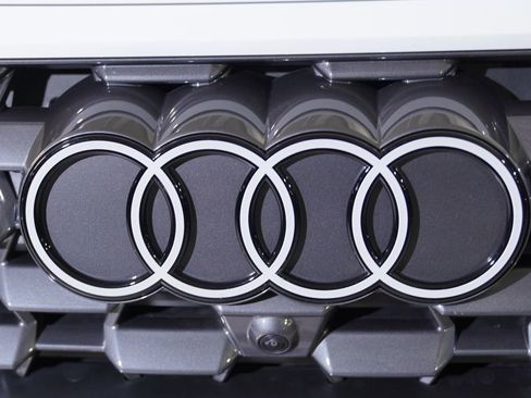 Used 2025 Audi Q5 Premium w/ Convenience Package image 25