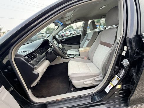 Used 2012 Toyota Camry LE FWD image 36