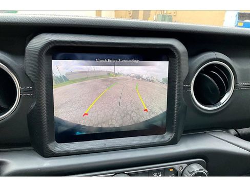 Used 2023 Jeep Wrangler Unlimited Sahara w/ Cold Weather Group AWD/4WD image 30