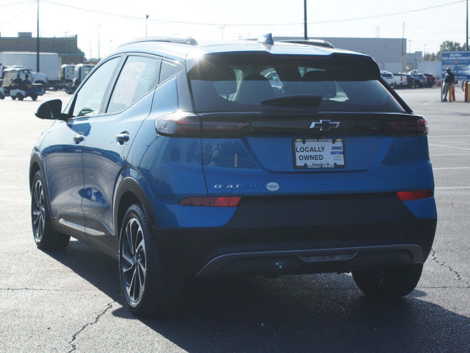 Used 2022 Chevrolet Bolt EUV Premier w/ Sun & Sound Package FWD image 15