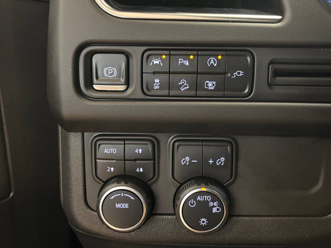 Used 2022 Chevrolet Tahoe Z71 w/ Luxury Package AWD/4WD image 42