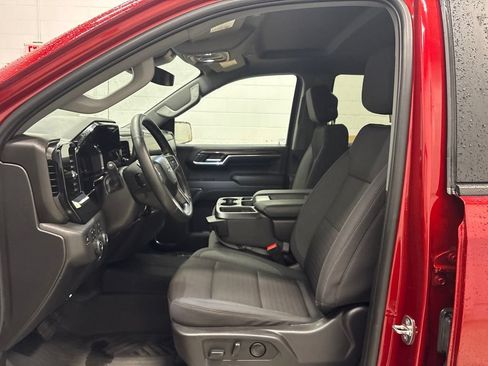 Used 2024 Chevrolet Silverado 1500 RST AWD/4WD image 17