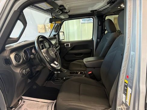 Used 2020 Jeep Wrangler Unlimited Sahara AWD/4WD image 11