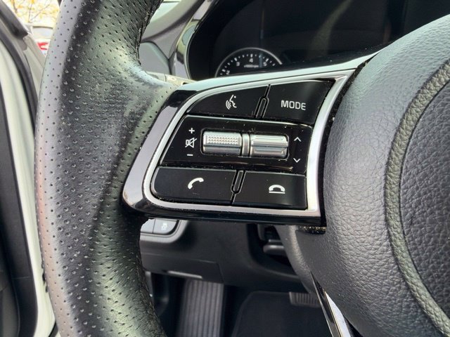 Certified 2022 Kia Seltos SX w/ Sunroof Package AWD/4WD image 15