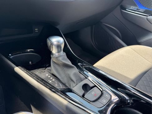 Used 2021 Toyota C-HR XLE FWD image 23