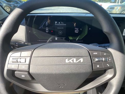 New 2025 Kia K4 LXS image 11