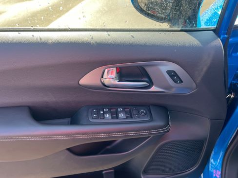 New 2026 Chrysler Pacifica Select image 11