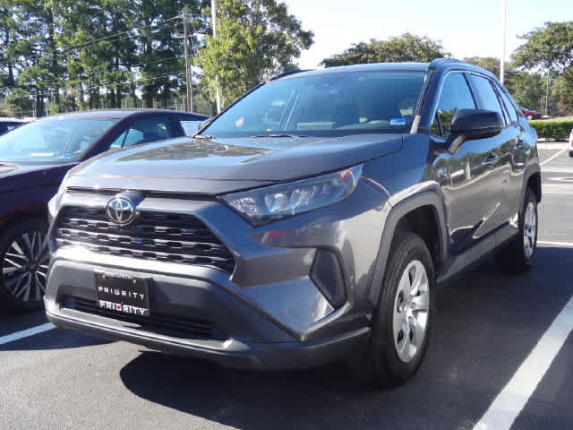 Used 2021 Toyota RAV4 LE AWD/4WD image 1