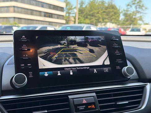 Used 2021 Honda Accord Touring image 30