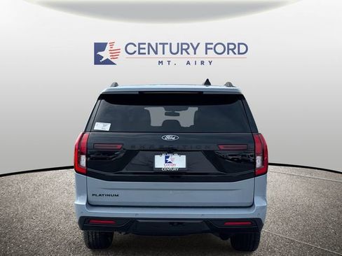 New 2026 Ford Expedition Platinum image 3