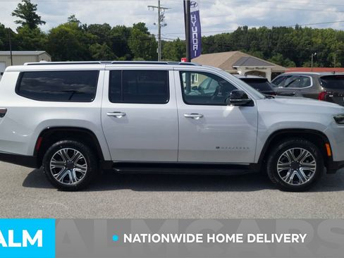 Used 2023 Jeep Wagoneer L Series II image 5