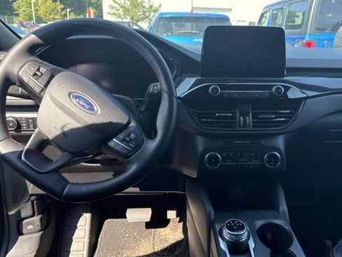 Used 2025 Ford Escape ST-Line Select AWD/4WD image 7
