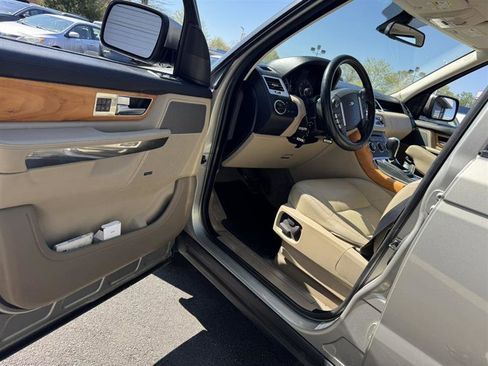 Used 2011 Land Rover Range Rover Sport HSE AWD/4WD image 4