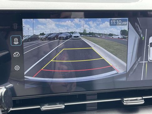 Certified 2025 Hyundai Kona Limited FWD image 15