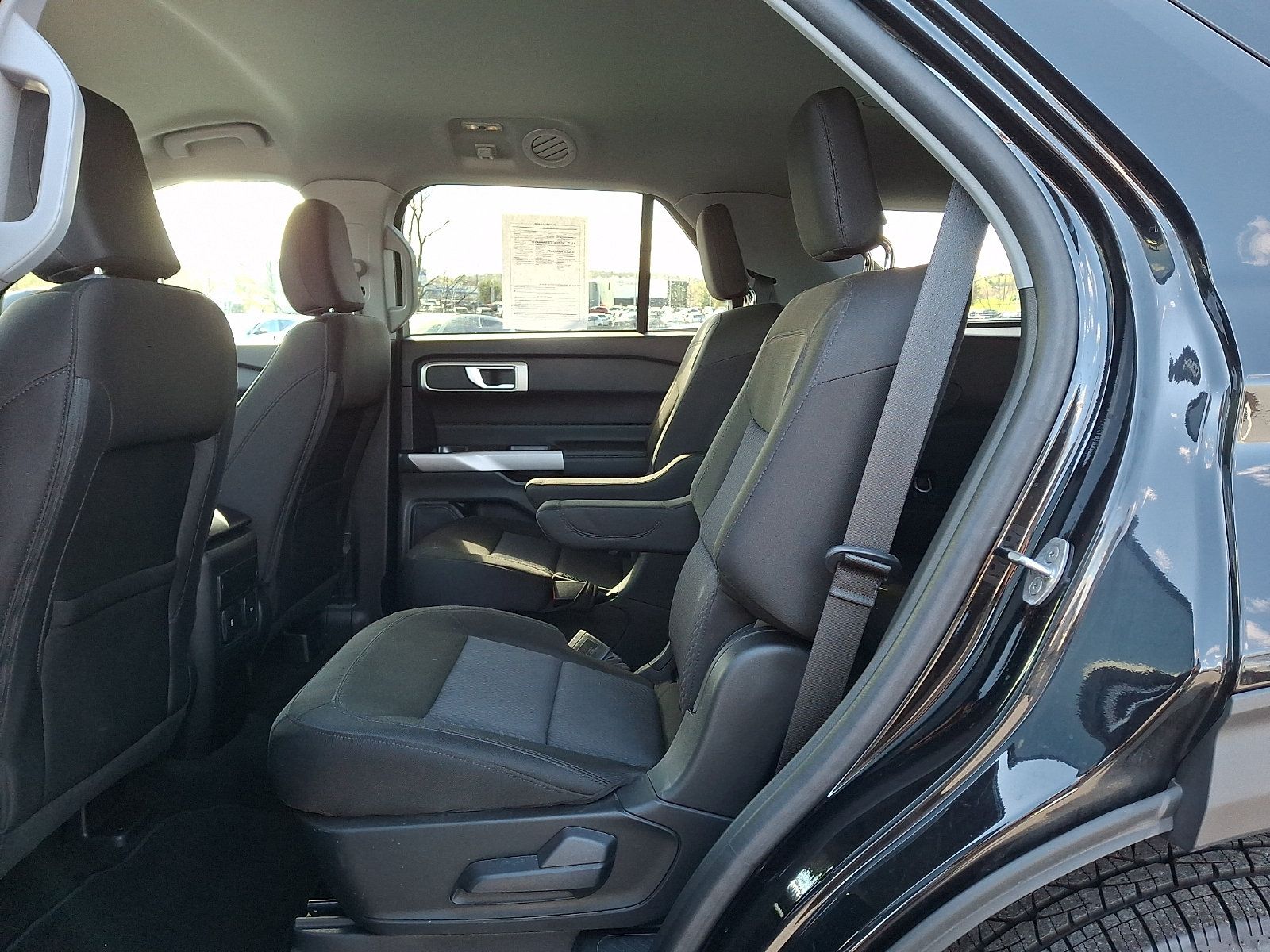 Used 2023 Ford Explorer XLT AWD/4WD image 11