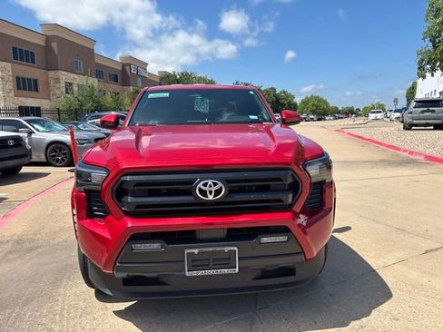 Certified 2025 Toyota Tacoma SR5 w/ SR5 Upgrade Package AWD/4WD image 2