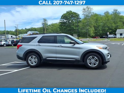 Used 2020 Ford Explorer XLT w/ Equipment Group 202A AWD/4WD image 4