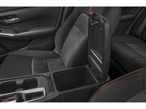 Used 2025 Nissan Sentra SR FWD image 10
