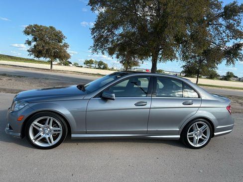 Used 2010 Mercedes-Benz C 300 Sedan image 2