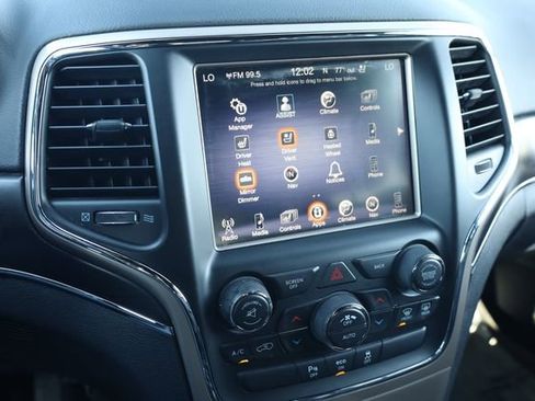 Used 2015 Jeep Grand Cherokee Limited w/ Luxury Group II image 17