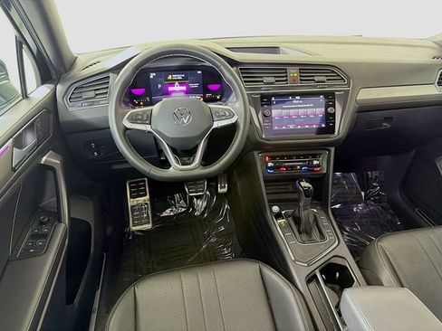 Used 2023 Volkswagen Tiguan SE R-Line image 23