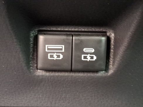 Used 2026 Toyota Camry SE w/ Multimedia Upgrade Package image 11