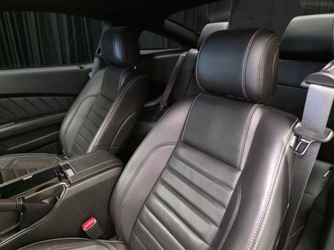Used 2013 Ford Mustang GT Premium w/ Comfort Pkg RWD image 21
