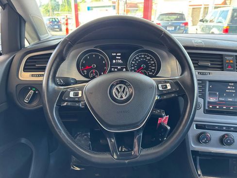Used 2016 Volkswagen Golf S image 16